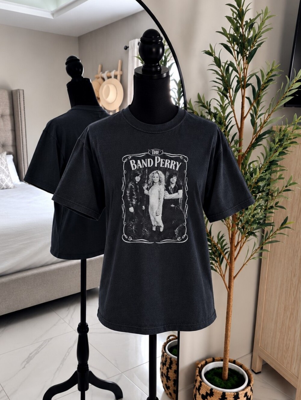 Gildan Black Band Perry Graphic Tee - Vintage Style Print